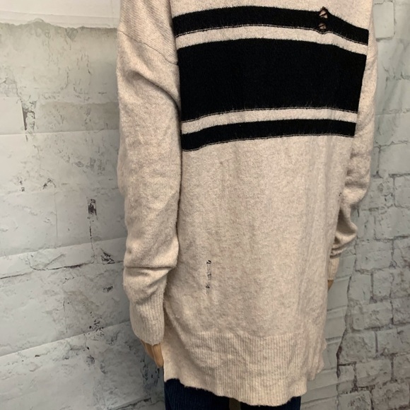 American Eagle Distressed Cutout Sweater - Picture 6 of 7